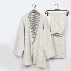 Akito Paris 33 Ensemble Kimono Traditionnel